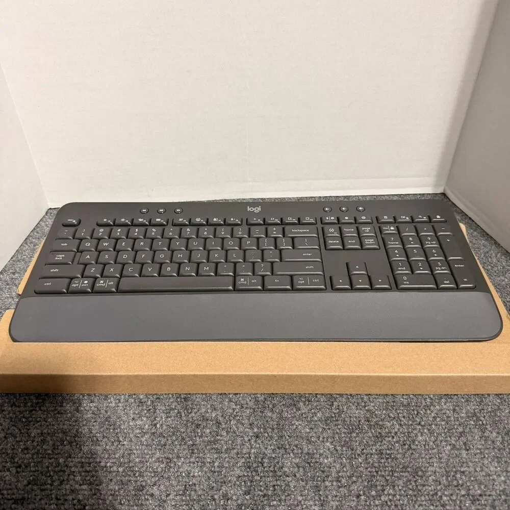 Logitech Signature K650 Wireless Bluetooth Keyboard USB Receiver Gray PC Mac